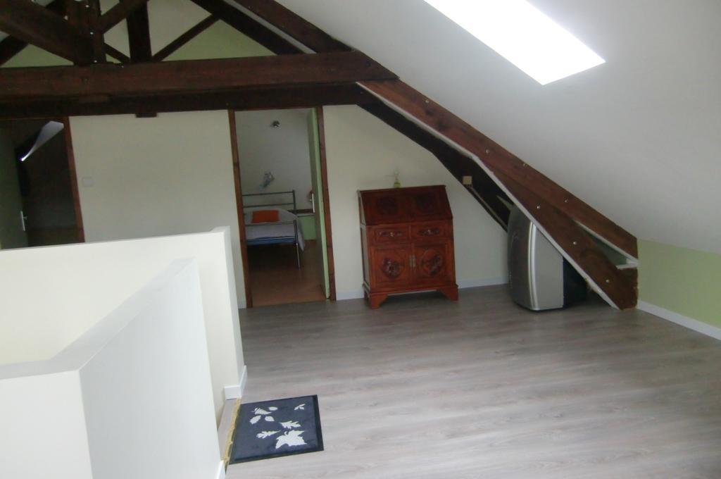 Gite Des Noisetiers Saint-Junien Exterior photo